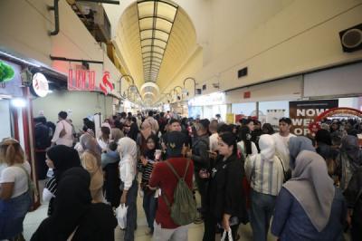 blok-m-ramai-warga-manfaatkan-libur-lebaran-berburu-kuliner