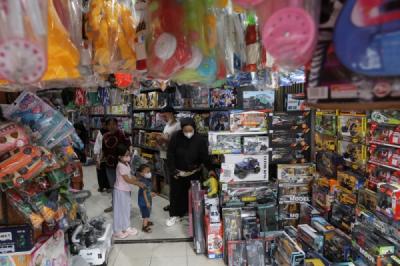 pasar-gembrong-jadi-destinasi-favorit-belanja-mainan-saat-libur-lebaran