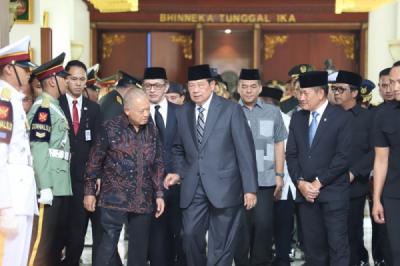 sby-bertakziah-ke-kemenhan-kenang-juwono-sudarsono-sebagai-putra-terbaik-bangsa