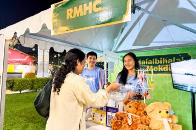 lansia-hingga-komunitas-hadiri-open-house-idulfitri