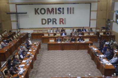 dpr-gelar-rdpu-dengan-polri-dan-kontras-soal-kasus-penyiraman-andrie-yunus