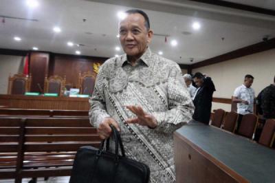 eks-sekretaris-ma-nurhadi-dihukum-5-tahun-terbukti-cuci-uang-rp308-miliar