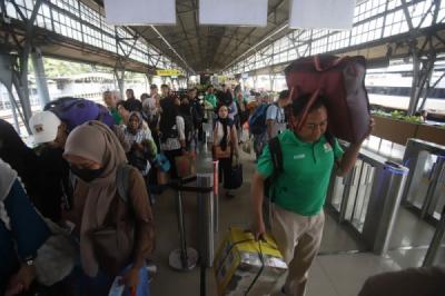 okupansi-melonjak-118-persen-kai-layani-lebih-dari-5-juta-penumpang-selama-mudik-2026