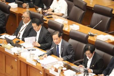 Raker Komisi XII DPR dan Menteri Lingkungan Hidup Fokus pada Sampah dan Perdagangan Karbon