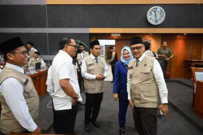 Raker Komisi VIII DPR Bahas Persiapan Haji 2026 Bersama Menteri Haji dan Umrah