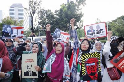 Solidaritas Palestina Menggema, Massa Aksi di Depan Kedubes AS