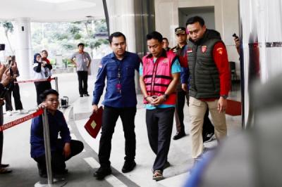 ketua-ombudsman-hery-susanto-resmi-jadi-tersangka-kejagung-lakukan-penahanan