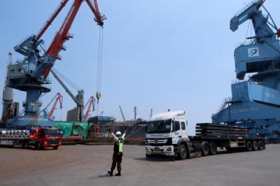 arus-logistik-terjaga-ptp-nonpetikemas-catat-kinerja-positif