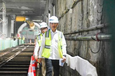 wapres-tinjau-progres-mrt-fase-2a-tegaskan-transportasi-publik-modern-jadi-prioritas-nasional