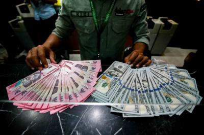 rupiah-cetak-rekor-terlemah-rp17700-per-dolar-as