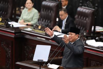 presiden-prabowo-sampaikan-kerangka-ekonomi-makro-dalam-paripurna-dpr-ri