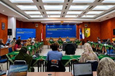 kolaborasi-akademisi-dan-industri-perkuat-tata-kelola-distribusi-obat