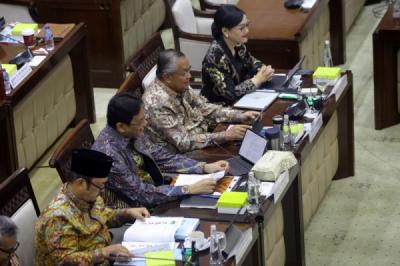 komisi-xi-dpr-bahas-kerangka-ekonomi-makro-dan-ppkf-rapbn-2027