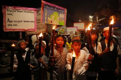 Pawai Obor Meriahkan Penyambutan 1 Muharam 1448 H di Jakarta