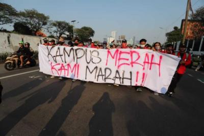 mahasiswa-gelar-long-march-tuntut-perbaikan-tata-kelola-ekonomi