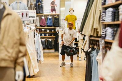 lesunya-daya-beli-tekan-kunjungan-ke-mal-jakarta