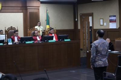 Sidang Putusan Kasus Chromebook, Nadiem Makarim Divonis 10 Tahun