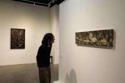 Menyusuri Fragmen Ingatan Lewat Pameran A Blur is a Memory