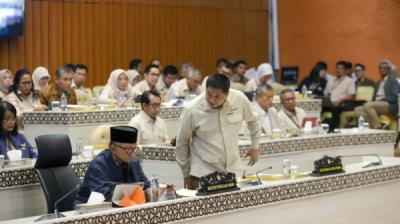 Menteri PKP dan Menteri PU Hadiri Raker Komisi V DPR