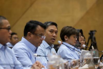 Rp232,5 Triliun untuk Makan Gratis! DPR Dihadapkan Pilihan Berat?