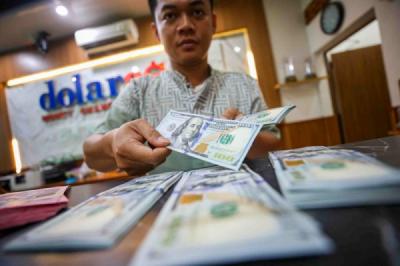 dolar-as-kembali-tembus-rp18000