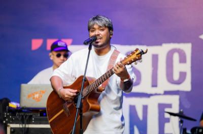 Abdul Indonesian Idol Meriahkan iNews Campus Connect 2026 di Untar