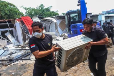 Pembongkaran 10 Bangunan Tidak Berizin di Lapas Kelas IIA Cibinong Bogor