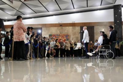 empat-abk-mt-honour-25-pulang-setelah-enam-bulan-disandera-di-somalia