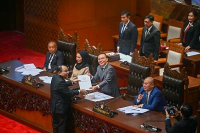dpr-tetapkan-lima-dewas-rri-periode-2026-2031