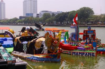 43-perahu-hias-berbahan-sampah-plastik-siap-tampil-di-festival-cinta-lingkungan-2026