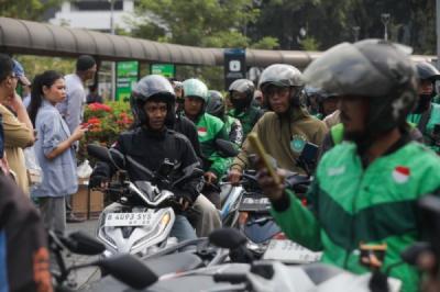 Kemenhub Siapkan Aturan Transportasi Berbasis Aplikasi