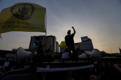 Aksi Peringatan Dua Tahun Pemerintahan Prabowo-Gibran di Jakarta
