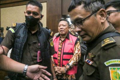 hakim-perintahkan-sidang-perkara-febrie-adriansyah-berlanjut