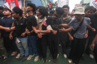 Mahasiswa Gelar Aksi di Kawasan Sudirman, Suarakan Lima Tuntutan