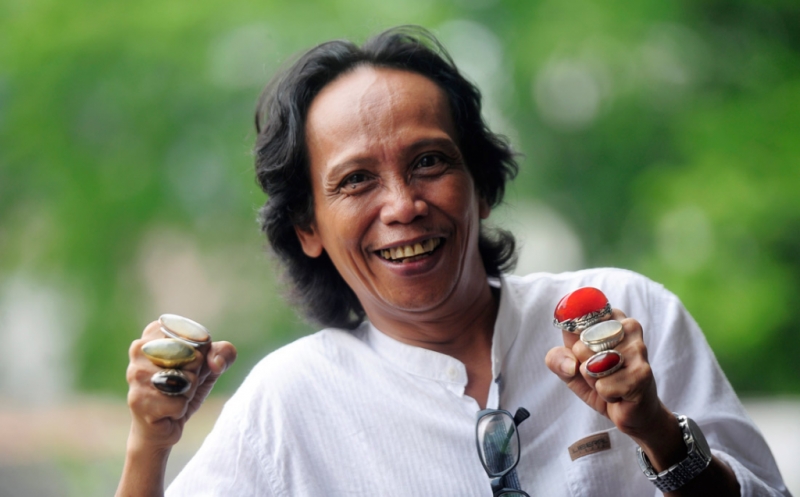 Tuntutan Mandra Ditunda