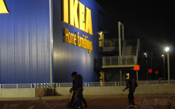 Ancaman Bom di IKEA
