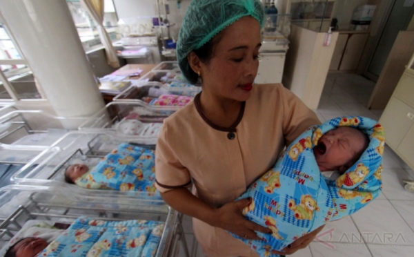 Bayi Lahir pada 17 Agustus 2016 0 : Foto Okezone Foto