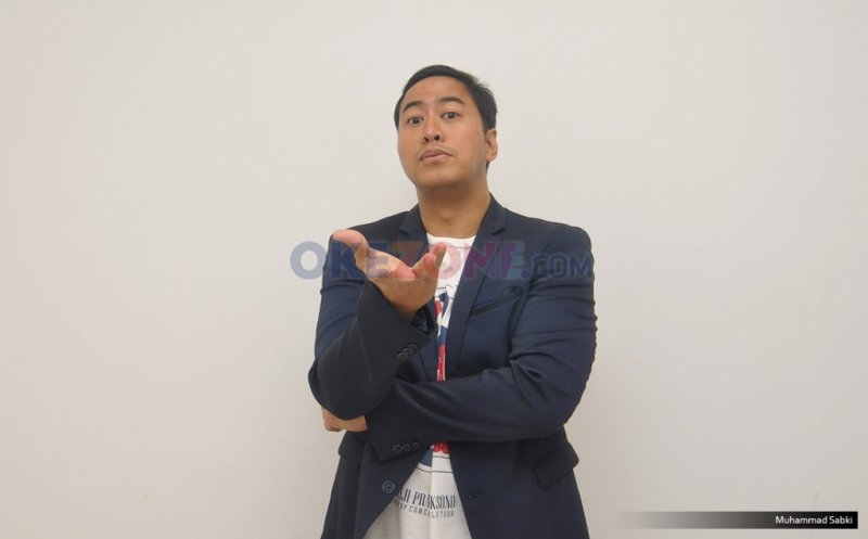 Aneka Ekspresi Wajah Komika Pandji Pragiwaksono