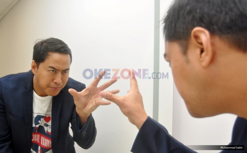 Aneka Ekspresi Wajah Komika Pandji Pragiwaksono