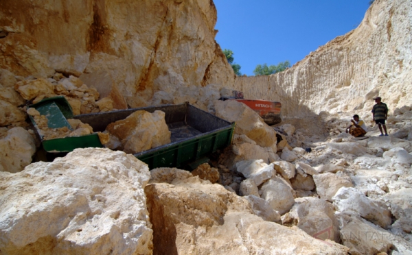 3 Pekerja Tewas Akibat Tertimbun Longsor Galian C di Sampang