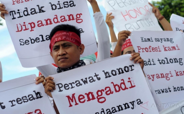 Perawat Honorer Aksi Tuntut Kesejahteraan