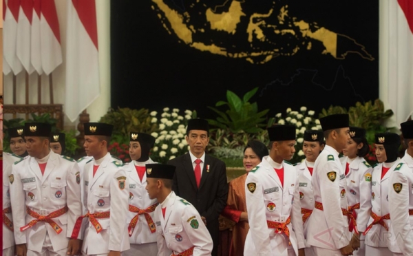 Presiden Jokowi Kukuhkan 68 Orang Anggota Paskibraka 2017