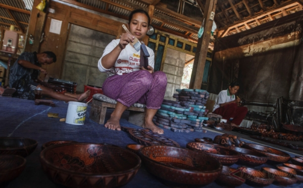 Wow Kerajinan  Batik Kayu  Ini Dipasarkan Hingga Eropa  dan 