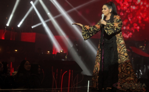 September Ceria Bersama Diva Pop Indonesia Vina Panduwinata