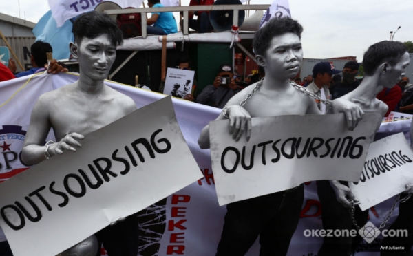 Buruh Pelabuhan Gelar Aksi Damai Penolakan PHK Massa 400 Pekerja Outsourcing