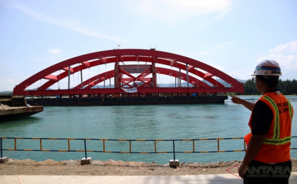 Melihat Bentang Utama Jembatan Holtekamp yang Akan Diberi Nama Soekarno Pura