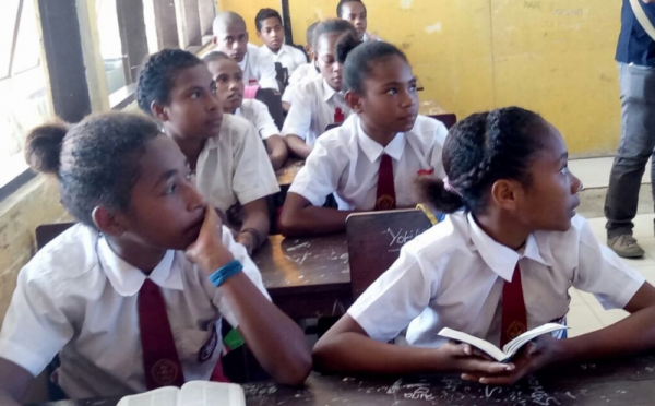 Ketika Siswa Sekolah Dasar di Jayapura Papua Ikuti Aktivitas Belajar 