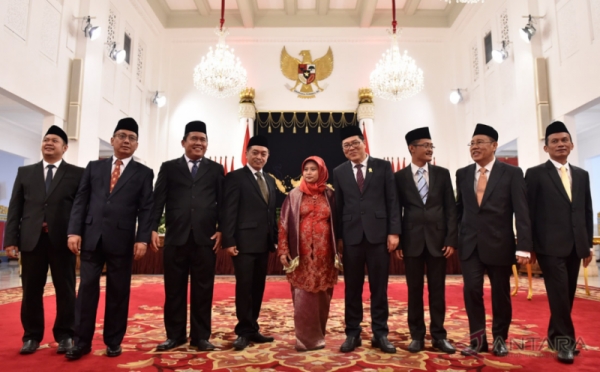  Ini Dia 9 Anggota KPPU Periode 2018-2023 yang Baru Dilantik Presiden Jokowi