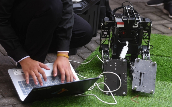 Robot Ciptaan Mahasiswa ITS Siap Berkompetisi di Ajang RoboCup Kanada