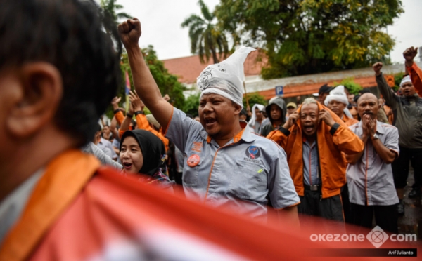 Ratusan Karyawan Geruduk Gedung Direksi PT Pos Indonesia